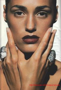 Yasmin_Erdmann_Elle_France_June_10th_1991_03.thumb.jpg.56e23646ed29716cfa8a39fcbafa839a.jpg