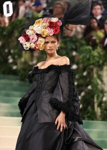 Zendaya---2024-Met-Gala-in-New-York-City-50.jpg