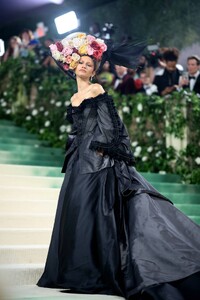 Zendaya---2024-Met-Gala-in-New-York-City-56.jpg
