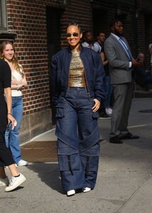 alicia-keys-at-the-late-show-with-stephen-colbert-in-new-york-06-03-2024-4.jpg