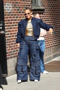 alicia-keys-at-the-late-show-with-stephen-colbert-in-new-york-06-03-2024-6.jpg