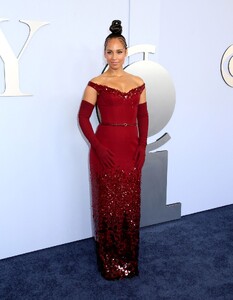 alicia-keys-at-tony-awards-in-new-york-06-16-2024-2.jpg