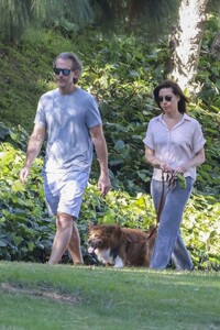 aubrey-plaza-and-jeff-baena-walk-in-a-los-angeles-park-06-23-2024-1.jpg