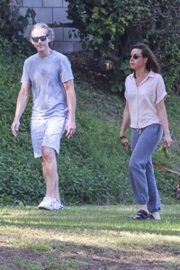 aubrey-plaza-and-jeff-baena-walk-in-a-los-angeles-park-06-23-2024-3.jpg
