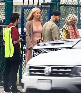 gwyneth-paltrow-and-chris-martin-reunite-to-watch-their-son-moses-graduate-from-high-school-05-31-2024-0.jpg
