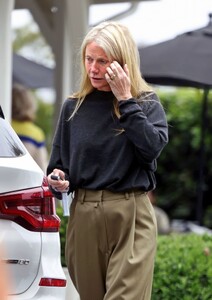 gwyneth-paltrow-out-in-santa-barbara-06-03-2024-4.jpg