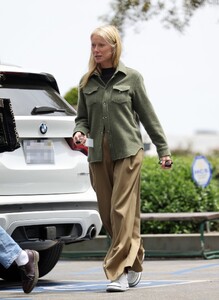 gwyneth-paltrow-out-in-santa-barbara-06-03-2024-6.jpg