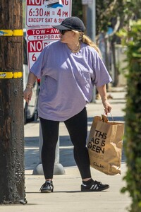 hilary-duff-running-errands-in-los-angeles-06-11-2024-1.thumb.jpg.3282aaf37aef40ab38350fdab11516fb.jpg