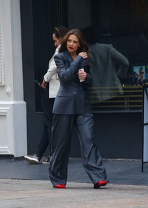 katie-holmes-in-a-stylish-pantsuit-and-red-heels-in-new-york-06-11-2024-0.jpg