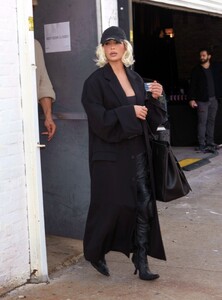 kim-kardashian-departs-a-photoshoot-in-new-york-05-08-2024-3.jpg