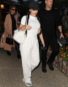 kim-kardashian-out-in-los-angeles-03-22-2024-3.jpg