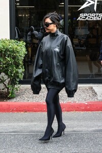 kim-kardashian-out-in-thousand-oaks-04-12-2024-0.jpg