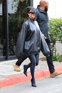 kim-kardashian-out-in-thousand-oaks-04-12-2024-3.jpg