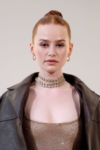 madelaine-petsch-swarovski-masters-of-light-from-vienna-to-milan-exhibition-in-milan-06-16-2024-0.jpg