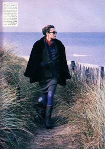 marie_claire_fr_jan_1992_35.thumb.jpg.faf16af34aa763f8b9f7dbc664558f05.jpg
