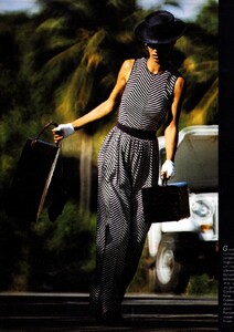 marie_claire_italia_mar_1989_12.thumb.jpg.674c14ae2e81499cfd3f1233b0c46666.jpg