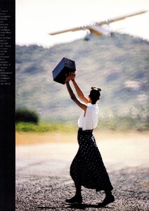 marie_claire_italia_mar_1989_13.thumb.jpg.25bcb98faac4aa23570df665d3ede877.jpg