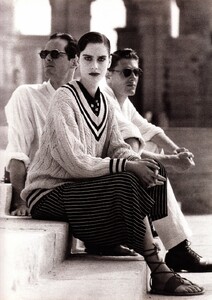 marie_claire_italia_may_1990_12.thumb.jpg.9a27f19bc915fd187788611fa563793d.jpg