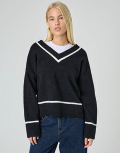 mila-v-neck-knit-blackwhite-tip-front-kl171041rtip.jpg