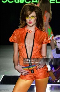 peace s01castelbajac-110g.jpg