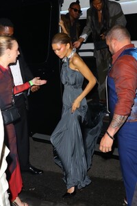 zendaya-at-loewe-s-met-gala-after-party-in-new-york-05-06-2024-2.jpg