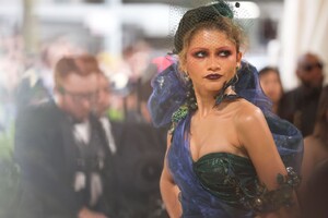 zendaya-at-met-gala-2024-more-photos-5.jpg