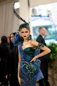 zendaya-stuns-in-avant-garde-gown-at-2024-met-gala-3.jpg