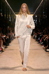 00030-Isabelmarant-spring-2024-ready-to-wear-credit-gorunway.thumb.jpg.3fff31128e06fd57d7532848a7890e1d.jpg