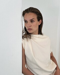 [2024.06.30] josephineskriver_449666385_1412739710118786_8627884706543045702_n.jpg