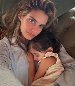 [2024.07.03] sarasampaio_449848481_18449340646058288_147269409476200073_n.jpg