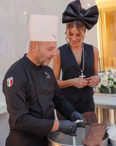 [2024.07.17] katebeckinsale_451098788_972741614645320_4746482364670613477_n.jpg