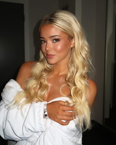 [2024.07.17] livvydunne_451419630_384140187615968_6529009245503669561_n.jpg