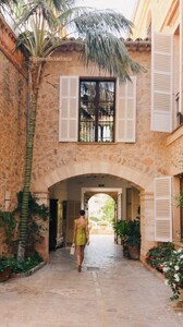 [2024.07.18] helenowen_s451623815_986826766457316_3883364393075856720_n.jpg