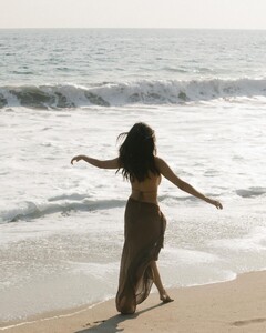 [2024.07.21] victoriajustice_452249917_501084388979768_1007199395123603735_n.jpg