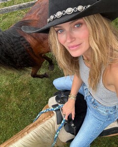 [2024.07.23] katelove_452547037_18448438063054296_335585934551758088_n.jpg