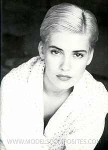 45809 Cristina Cordula Pauline's (New York) 1990.jpg