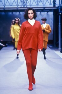 AzzedineAlaia1989WomenRTW15.thumb.jpg.80b2d8c6321ae52245e73652196a238f.jpg