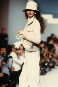 Chanel_SS1989_Carine_Pietri_04.jpg