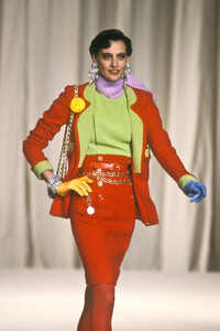 Chanel_SS1989_HC_Ines_03.jpg