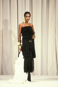 Chanel_SS1989_HC_Katoucha_08.jpg