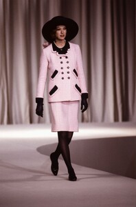 Chanel_SS1989_HC_Rochelle_01.jpg