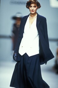 Chanel_SS1989_Ines_de_la_Fressange_14.jpg