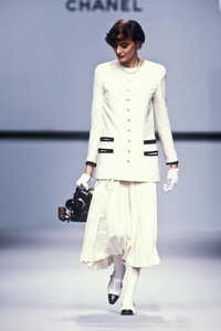 Chanel_SS1989_Ines_de_la_Fressange_22.jpg
