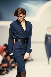 Chanel_SS1989_Ines_de_la_Fressange_25.jpg