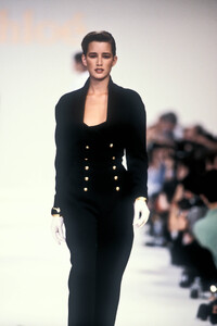Chloe_SS1989_Suzanne_Lanza_01.thumb.jpg.db2185789de39de1698bce475f72cc14.jpg