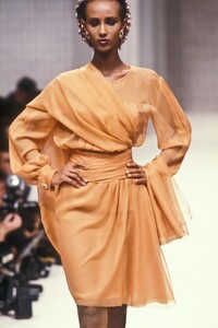 Christian_Dior_SS1989_HC_Iman_09.jpg