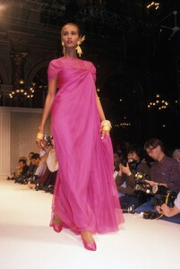 Christian_Dior_SS1989_HC_Iman_17.jpg