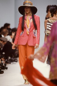 Christian_Lacroix_SS1989_Anna_Bayle_02.jpg