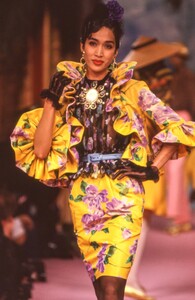 Christian_Lacroix_SS1989_HC_Anna_Bayle.jpg