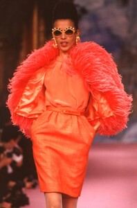 Christian_Lacroix_SS1989_HC_Dalma_03.jpg